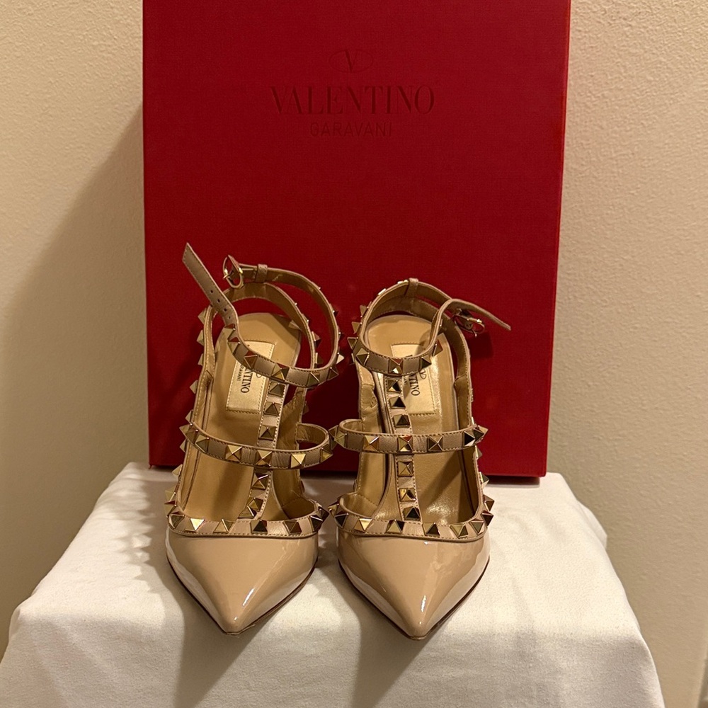 Valentino Garavani Rockstud Pumps